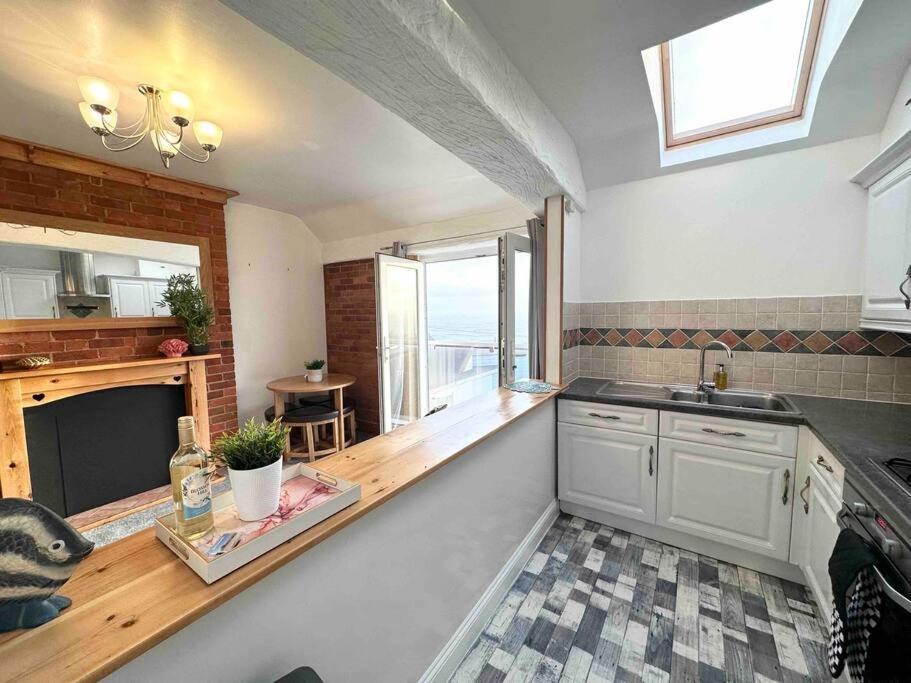Coastline Retreats - Stunning Sea View Apartment, Netflix Bournemouth Exterior photo