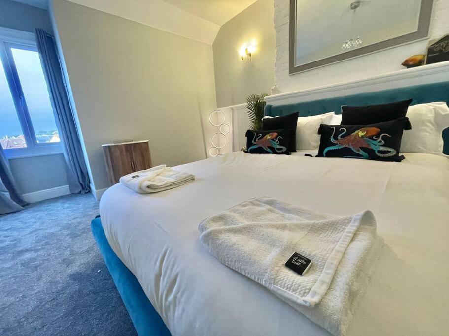 Coastline Retreats - Stunning Sea View Apartment, Netflix Bournemouth Exterior photo